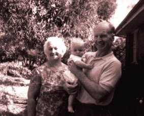Arthur and Dorothy with grandson, Geoffrey Oliver