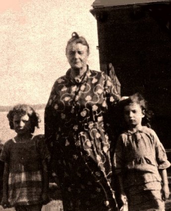 Sarah Oliver with grandchildren, Eva Joyce Oliver [left] and Elaine Oliver [right]