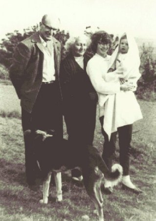Arthur, Dorothy, Roslyn and son Stephen