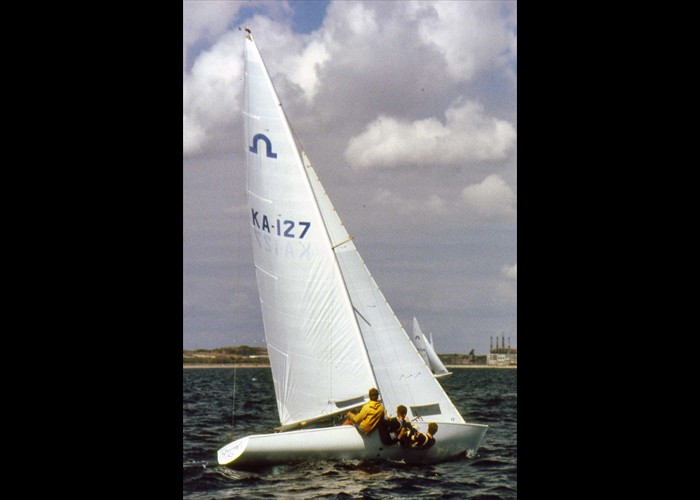 Soling_same-as-Silver-Mist_Geoff-sailing_3e